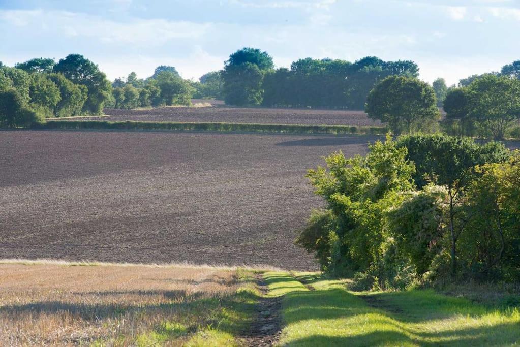 The Stables, Relax In 5 Star Style And Comfort With Lovely Walks All Around Maplestead Kültér fotó